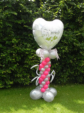 Montage de ballons bouquet mariage blanc et fuschia